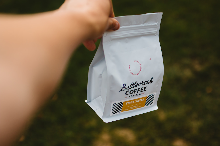 A 12 oz of coffee that can be used to a lot of coffee cups