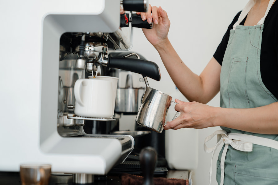 An image on how to froth creamer